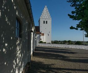 Visit Møn Fanefjord Kirche auf Radreise besuchen