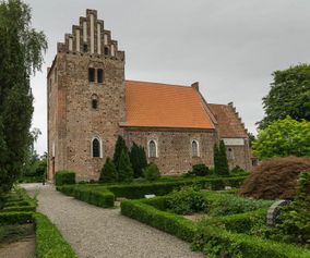 Visit Møn Keldby Kirche - Radreise 7 Tage Pilgersterntour